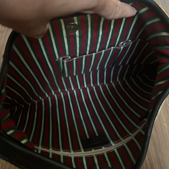 A187- 💯 % authentic Gucci shoulder bag - Picture 15 of 16